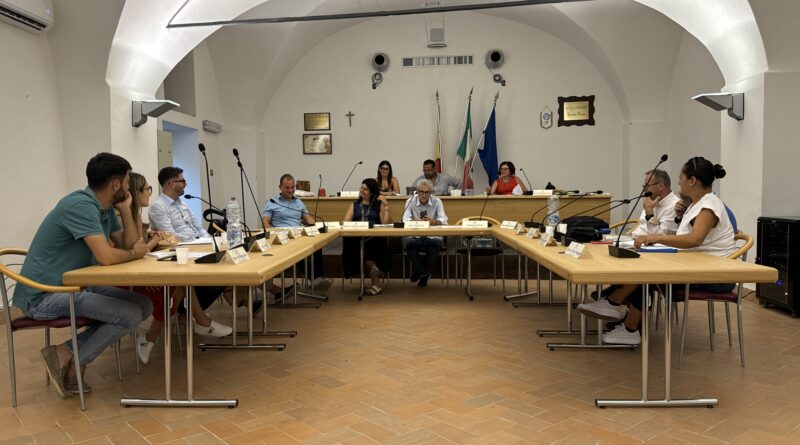 Camporeale. Le parole del segretario fanno tremare il regno di Cino e Giacone. È scontro istituzionale